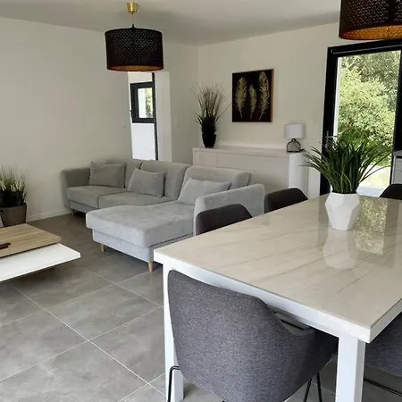 Moderne Avec Jacuzzi, Au Pied De La