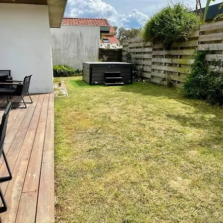 Moderne Avec Jacuzzi, Au Pied De La 빌라