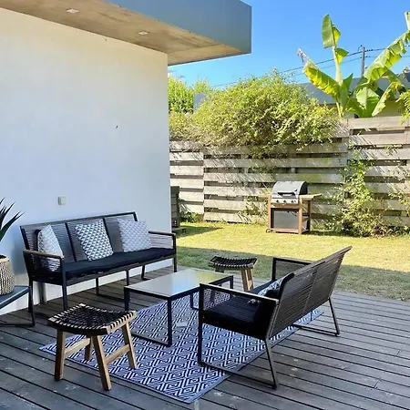Moderne Avec Jacuzzi, Au Pied De La Villa *