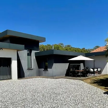 Moderne Avec Jacuzzi, Au Pied De La 라벤느